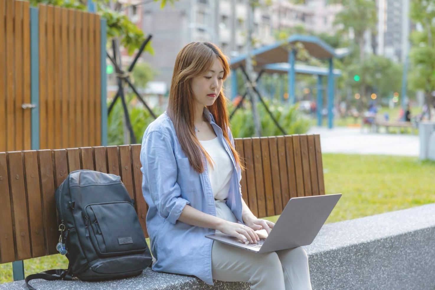 Workshop-Situation mit Teilnehmern beim kreativen Schreiben