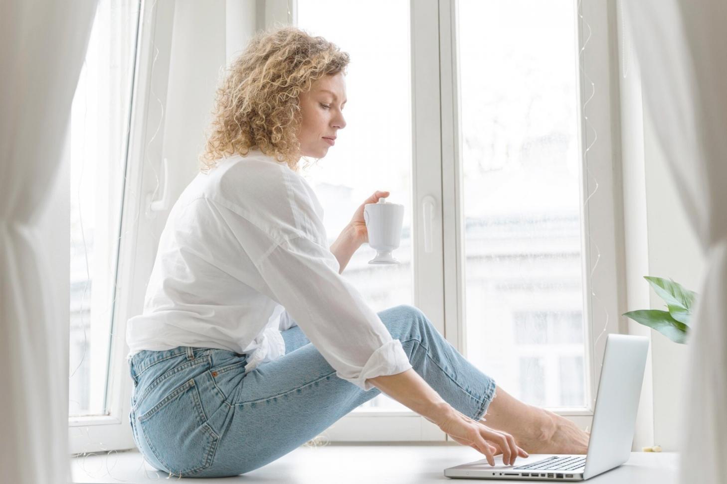 Erfolgreiche Absolventin bei der Buchpräsentation